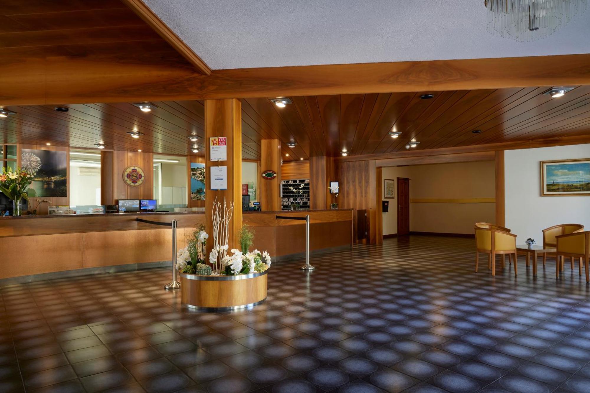 Hotel Royal Village Лімоне-суль-Гарда Екстер'єр фото