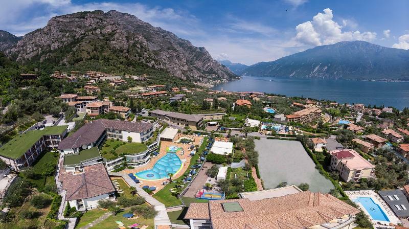 Hotel Royal Village Лімоне-суль-Гарда Екстер'єр фото