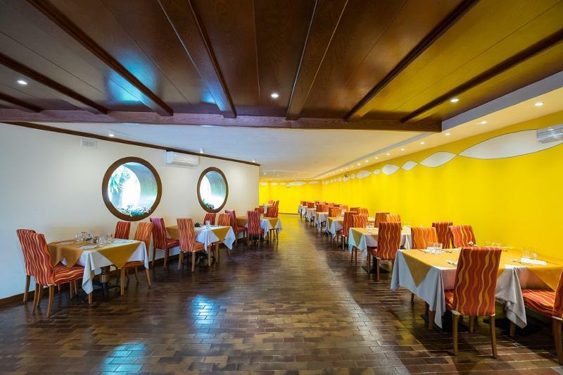 Hotel Royal Village Лімоне-суль-Гарда Екстер'єр фото